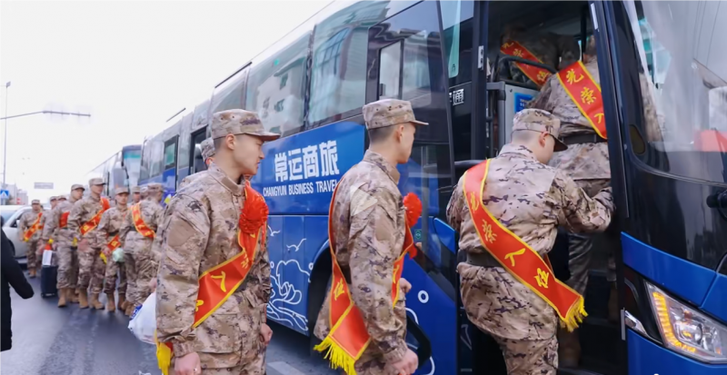 常運集團圓滿完成上半年新兵運送任務(wù)